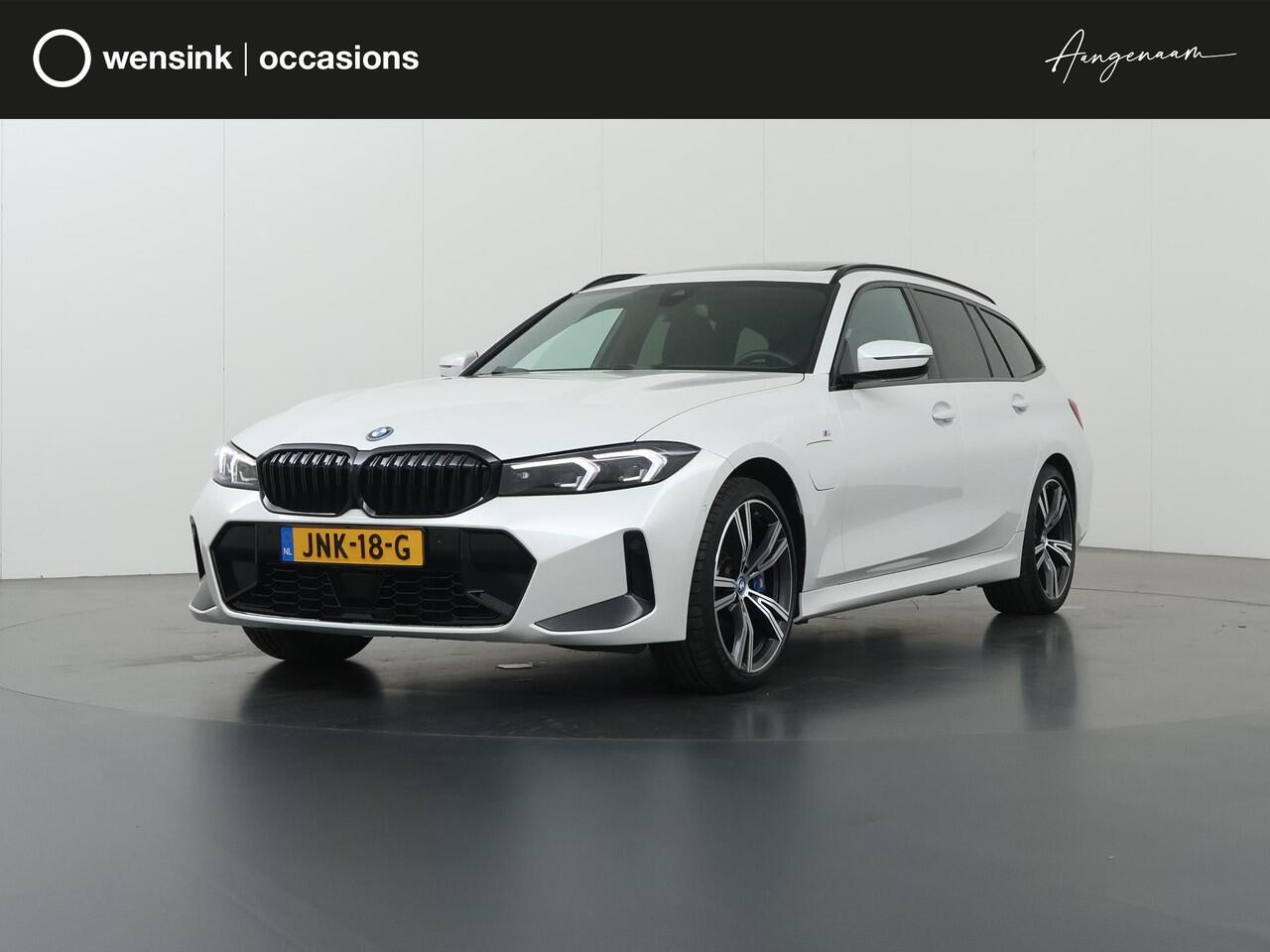 BMW 3-SERIE Touring 330e M-Sport | Panoramadak | Ele. stoelen + Geheugen | HUD | Sportstoelen | Camera | Apple CarPlay/Android auto | Adaptieve Cruise Control | Comfort Pakket | M-Sport Pro | HiFi | Curved Display |