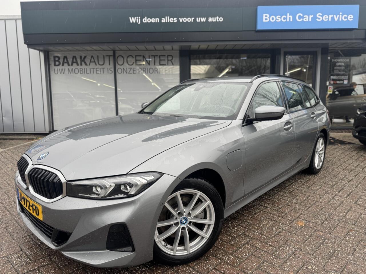 BMW 3-SERIE Touring 320e | Facelift | Widescreen | Camera | Leder