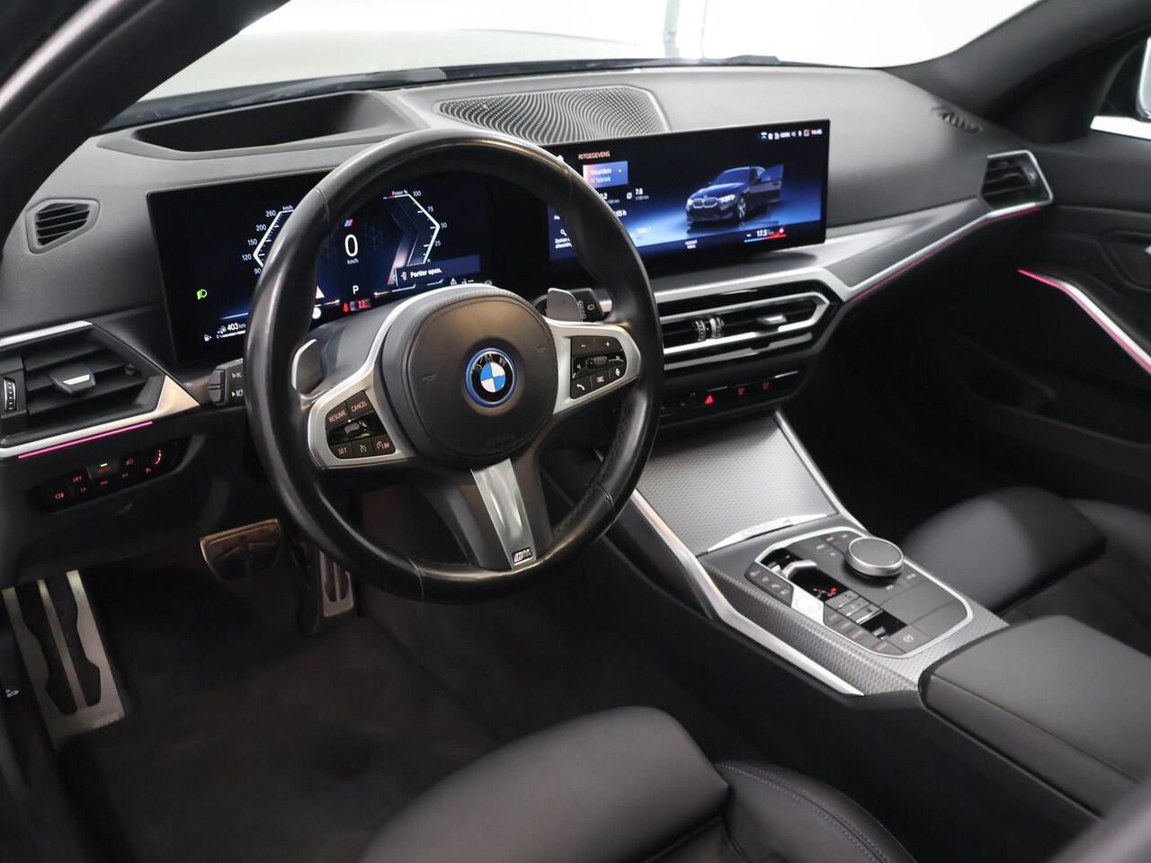 BMW 3-SERIE Touring 320e M-Sport | Facelift | Panoramadak | Elek. Stoelen met Geheugen | HUD | Sportstoelen | 360° Camera | Apple Carplay/Android Auto | Cruise Control | Comfort Pakket | M-Sport Pro | Curved Display |