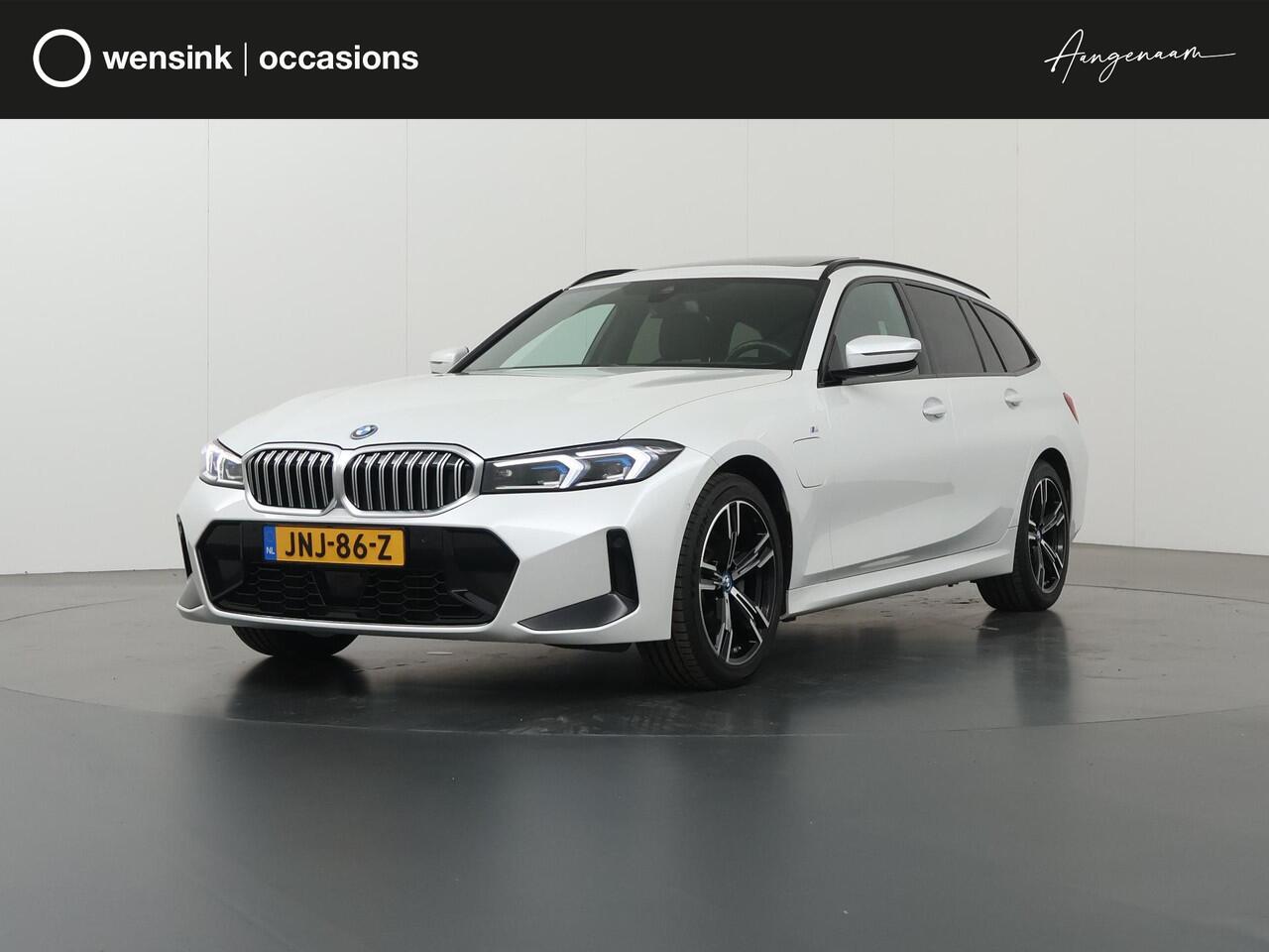 BMW 3-SERIE Touring 330e | Panoramadak | Elek. Sportstoelen met Geheugen | HUD | Camera | Apple Carplay/Android Auto | Adaptieve Cruise Control | Comfort Pakket | M-Sport Pro | Curved Display |