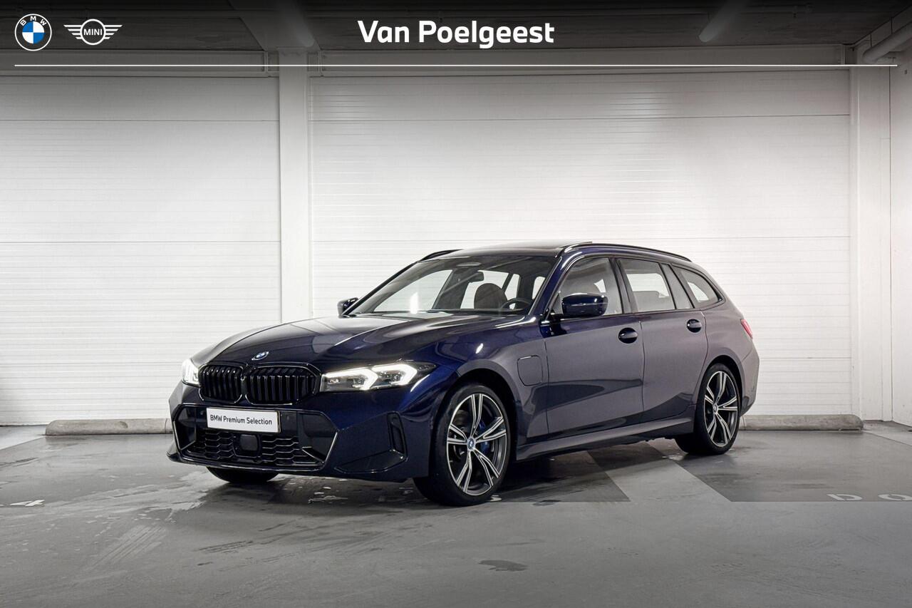 BMW 3-SERIE Touring 330e xDrive M Sport | Panoramadak | Leder