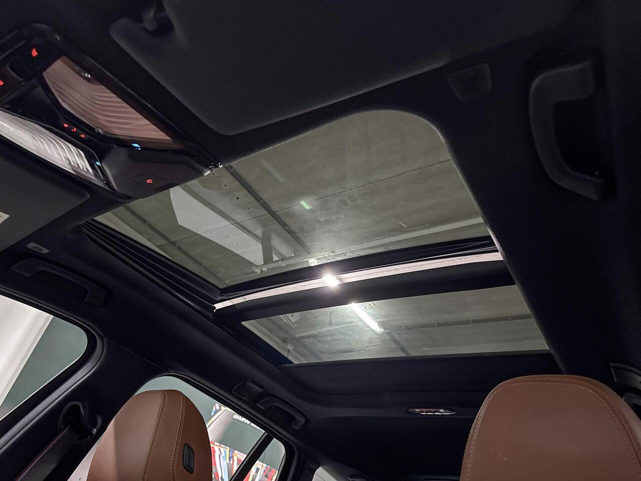 BMW 3-SERIE Touring 330e xDrive M Sport | Panoramadak | Leder