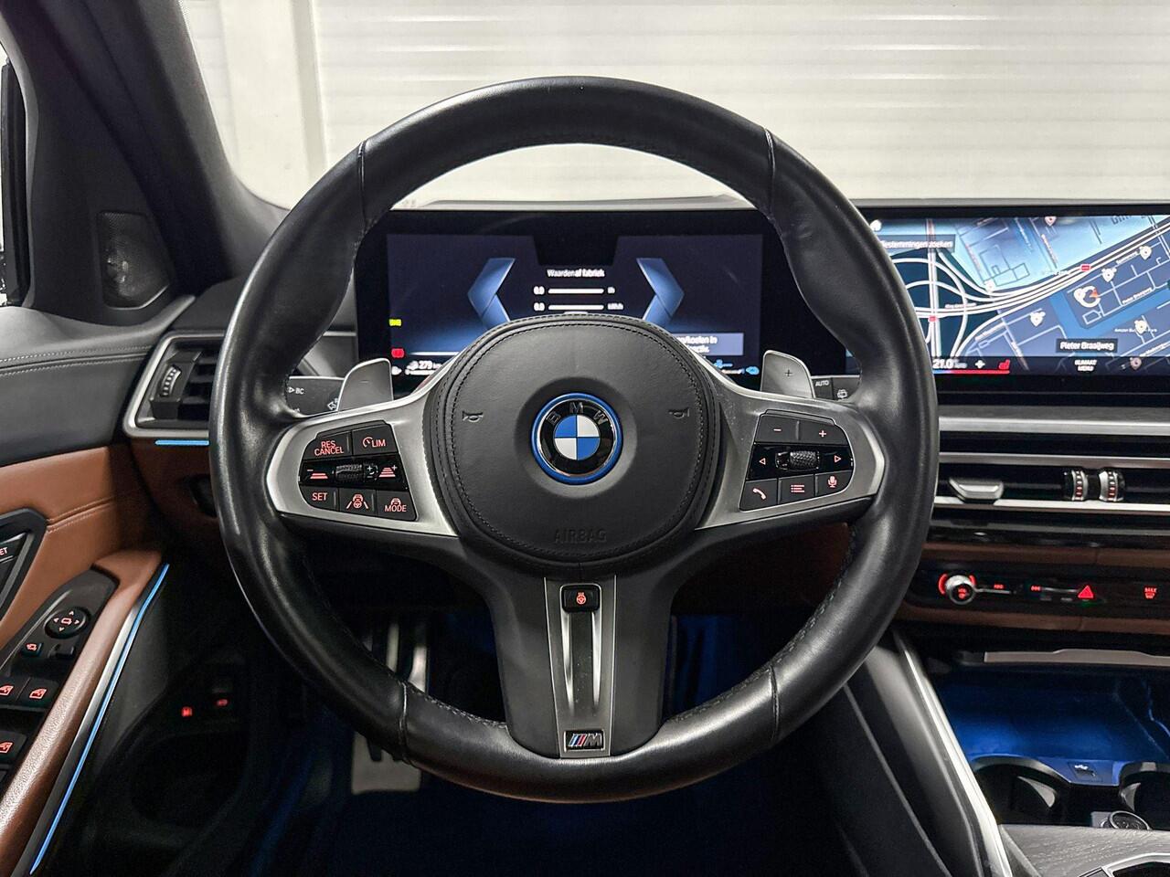 BMW 3-SERIE Touring 330e xDrive M Sport | Panoramadak | Leder