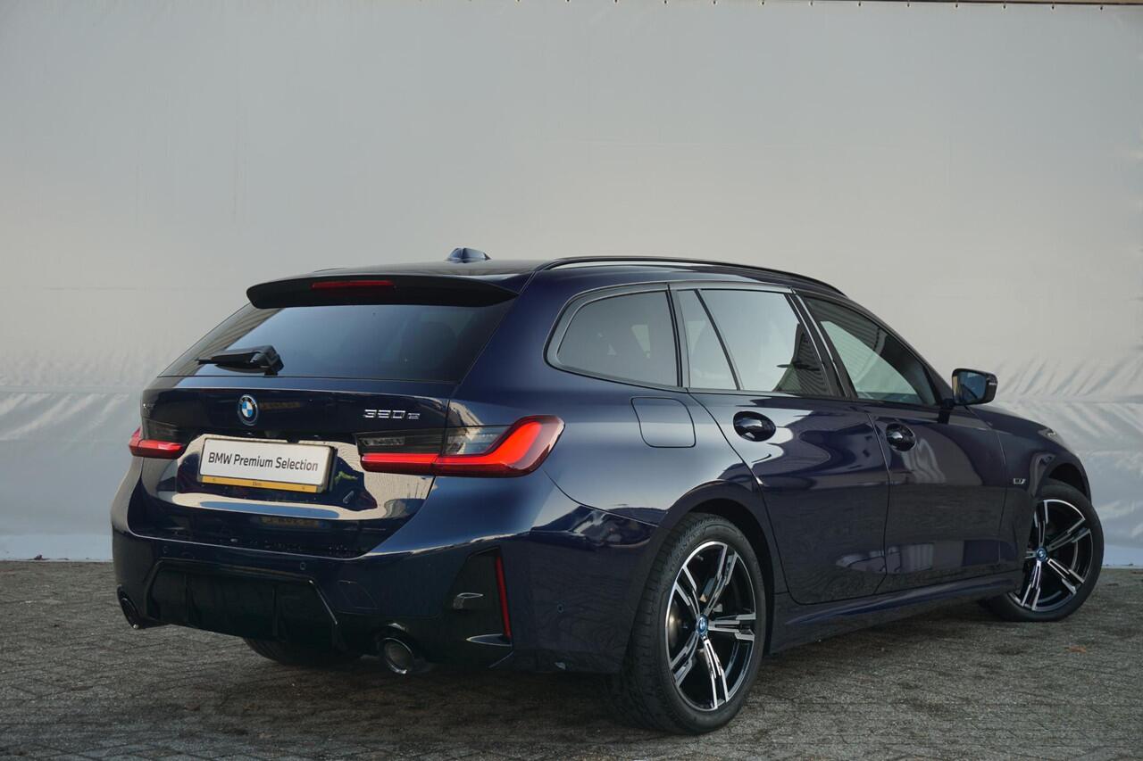 BMW 3-SERIE Touring 320e xDrive M Sportpakket 18'' / Panoramadak / Elektrisch verstelbare stoelen / Active Cruise Control / HiFi System