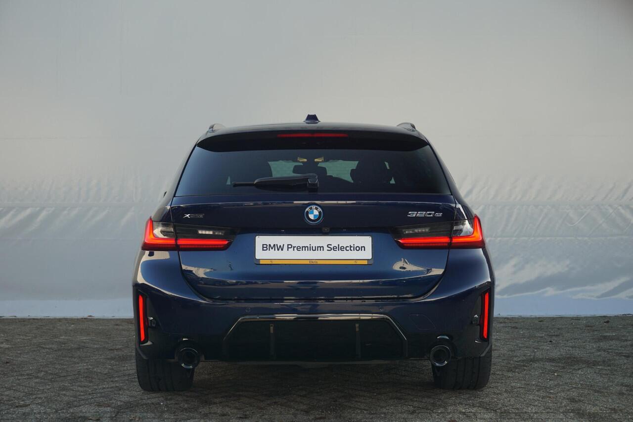 BMW 3-SERIE Touring 320e xDrive M Sportpakket 18'' / Panoramadak / Elektrisch verstelbare stoelen / Active Cruise Control / HiFi System