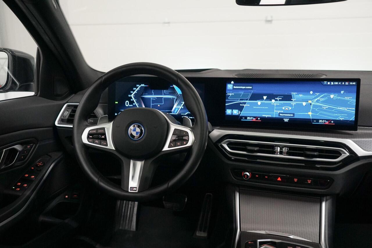 BMW 3-SERIE Touring 330e xDrive M-Sport | M-Stoelen | Panoramadak | Elektr. Stoelen