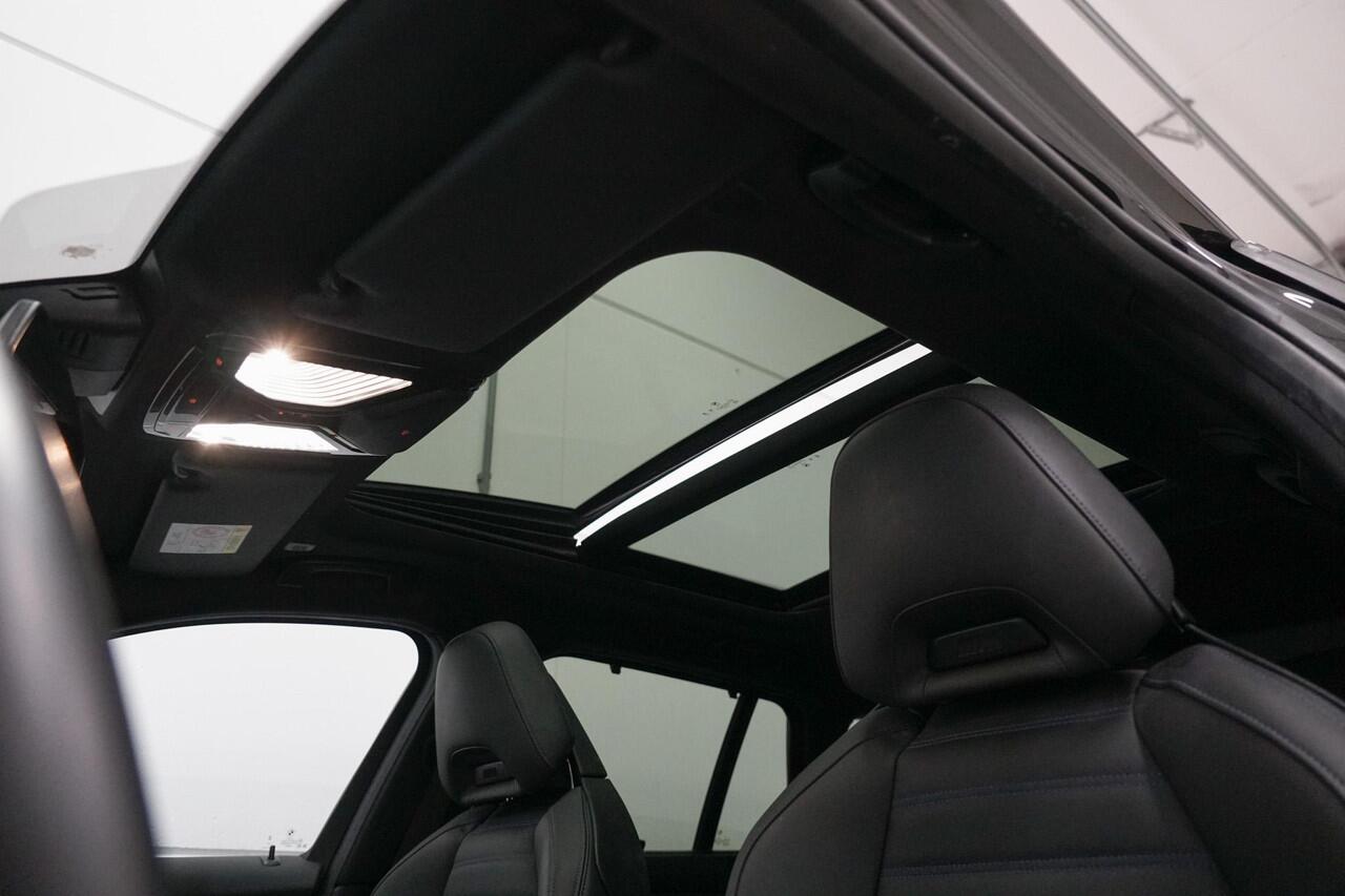 BMW 3-SERIE Touring 330e xDrive M-Sport | M-Stoelen | Panoramadak | Elektr. Stoelen