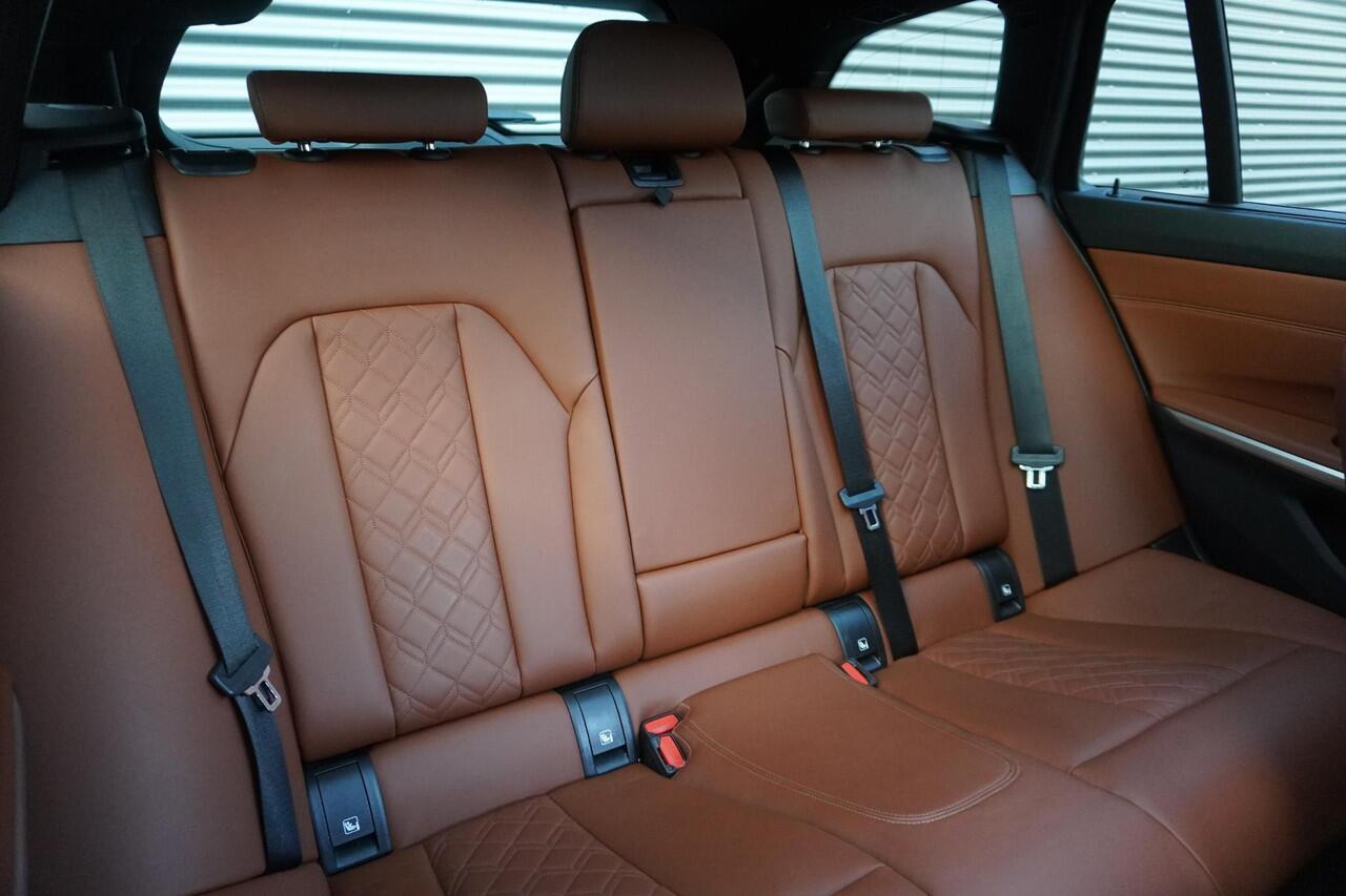 BMW 3-SERIE Touring M340i xDrive Comfort Pack | Trekhaak met elektrisch wegklapbare kogel | Glazen panoramadak | HIFI System Harman Kardon | Adaptieve LED koplampen