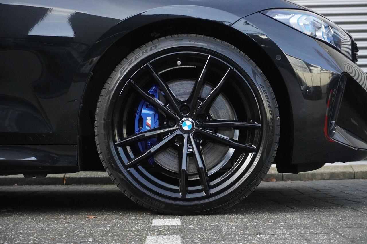 BMW 3-SERIE Touring M340i xDrive Comfort Pack | Trekhaak met elektrisch wegklapbare kogel | Glazen panoramadak | HIFI System Harman Kardon | Adaptieve LED koplampen