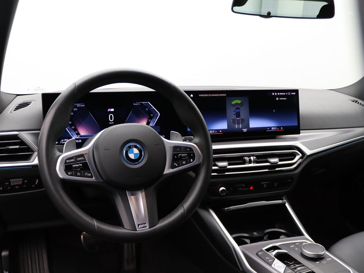 BMW 3-SERIE Touring 320e M Sportpakket | Entertainment Pack | Sportstoelen | Cruise Control | DAB | Harman Kardon | 18''