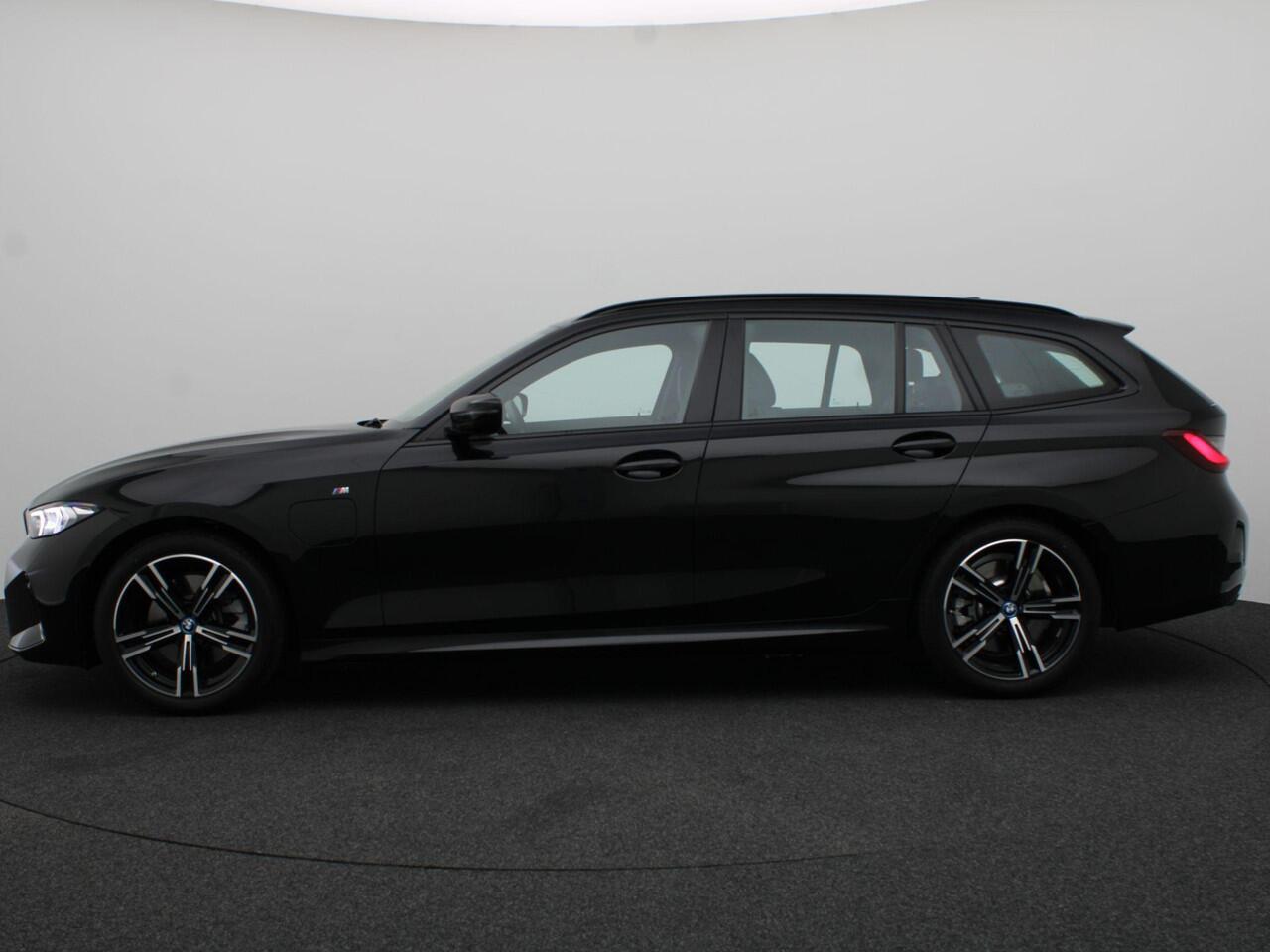 BMW 3-SERIE Touring 320e M Sportpakket | Entertainment Pack | Sportstoelen | Cruise Control | DAB | Harman Kardon | 18''