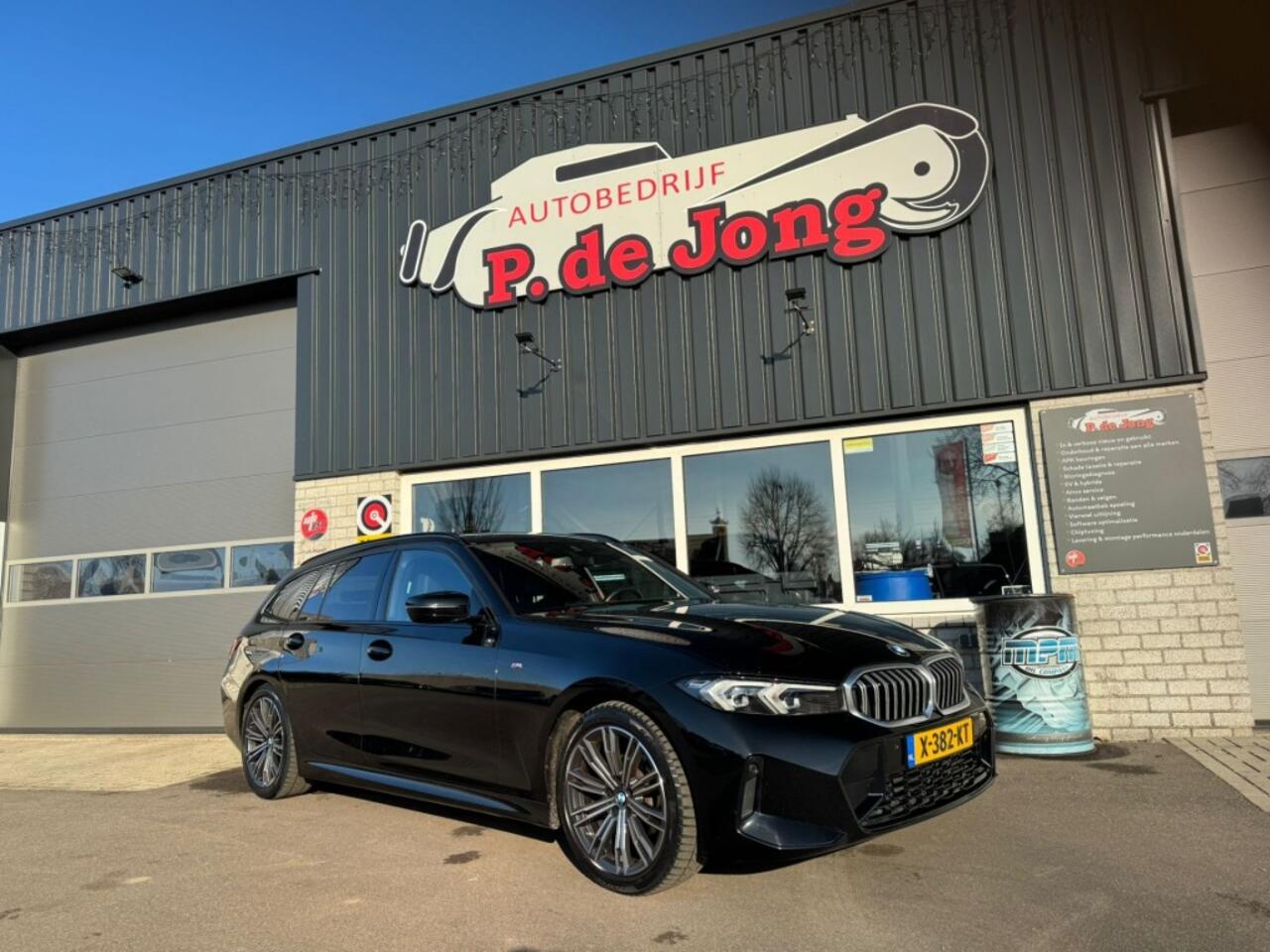 BMW 3-SERIE 318I M-sport Touring G21 Facelift Widescreen Carplay Leder Trekhaak Nederlands