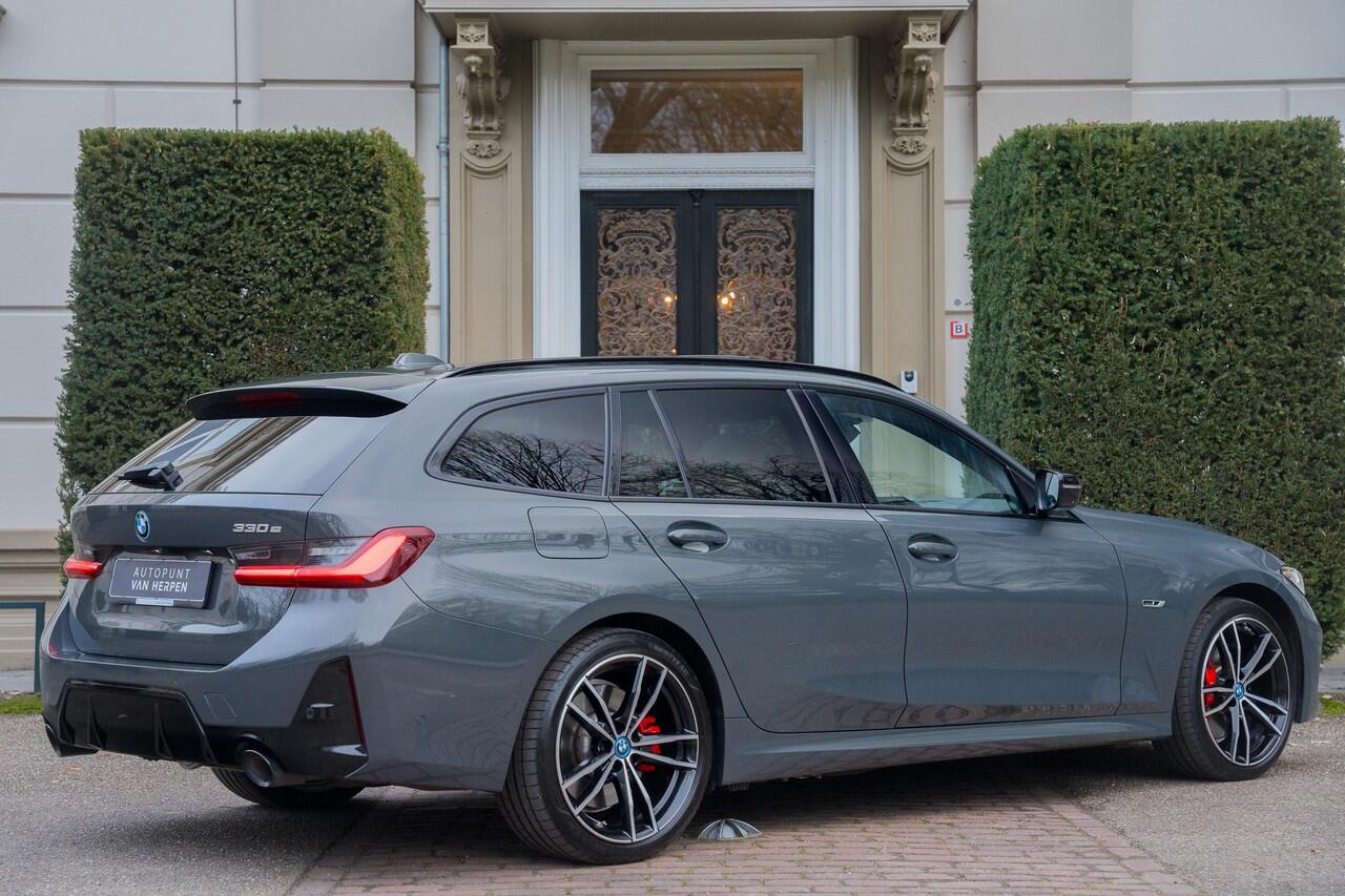 BMW 3-SERIE Touring 330e High Executive TREKHAAK | PANO | 360 CAM | CARBON | DRAVITGRAU | FULL OPTION