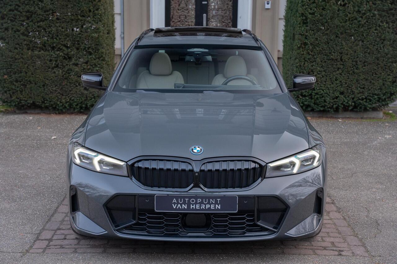 BMW 3-SERIE Touring 330e High Executive TREKHAAK | PANO | 360 CAM | CARBON | DRAVITGRAU | FULL OPTION