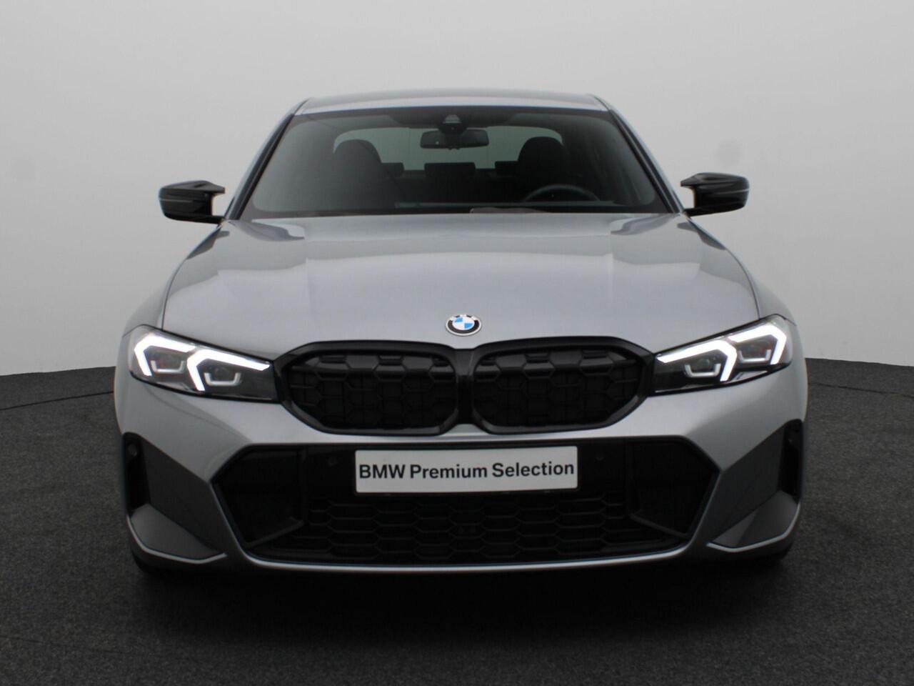 BMW 3-SERIE Sedan M340i xDrive Comfort Pack | Stuurwielrand Verwarmd | Comfort Access | Achteruitrijcamera | Parking Assistant | DAB | HiFi | 19''