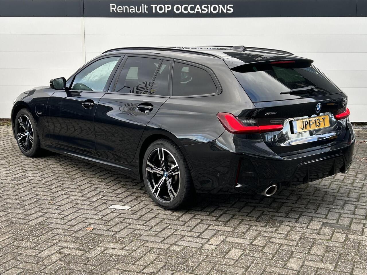 BMW 3-SERIE Touring 330e xDrive High Executive M-Sport | Schuif/Kantel-Dak | Head-Up Display | Adaptive Cruise Control