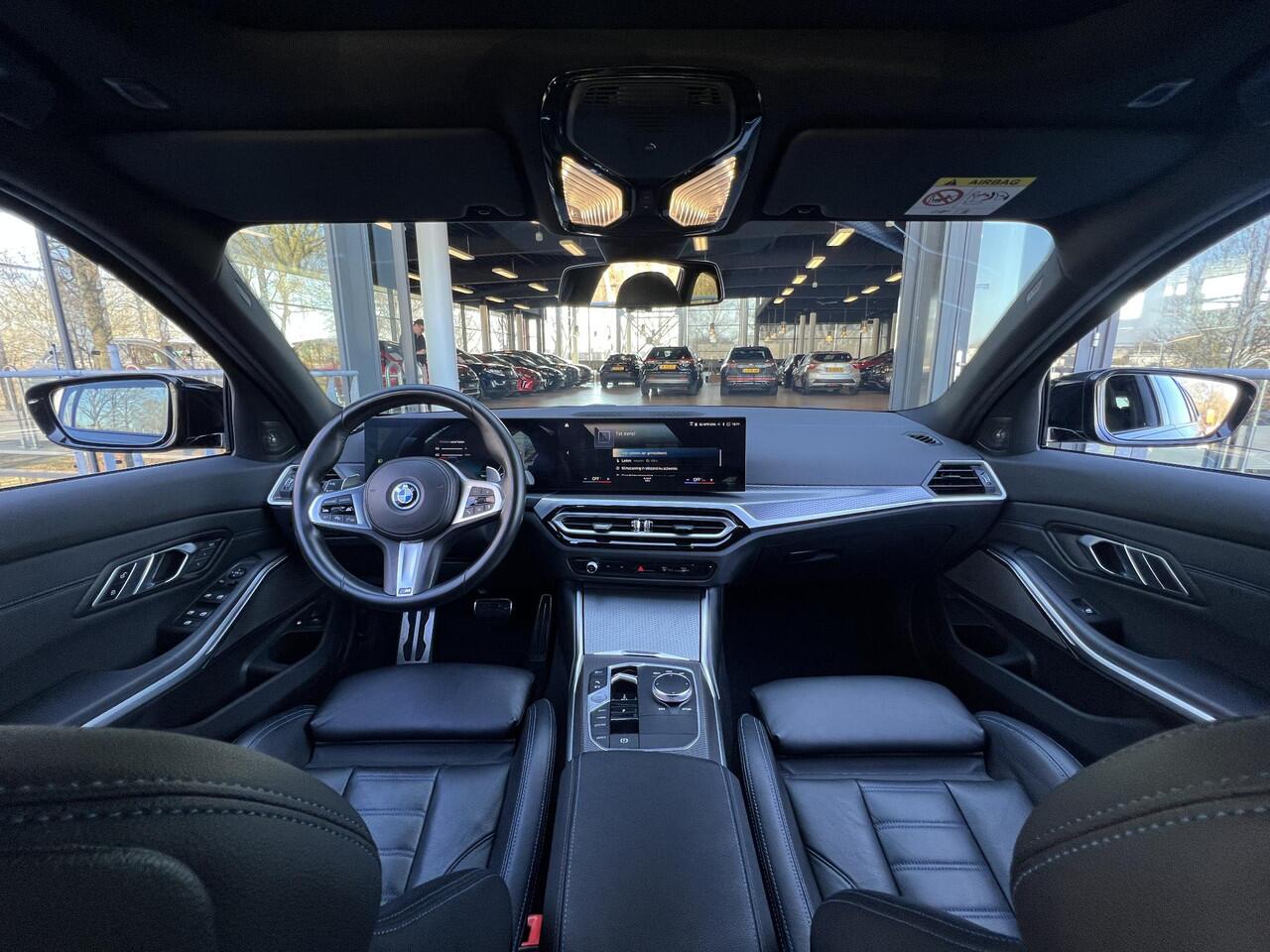 BMW 3-SERIE Touring 330e X-drive Automaat 293PK | M-Sport | Panoramadak | Supersport stoelen | Head-Up Display | HIGH Executive
