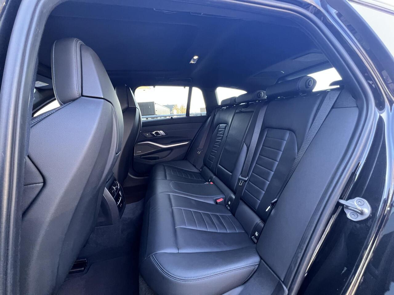 BMW 3-SERIE Touring 330e X-drive Automaat 293PK | M-Sport | Panoramadak | Supersport stoelen | Head-Up Display | HIGH Executive