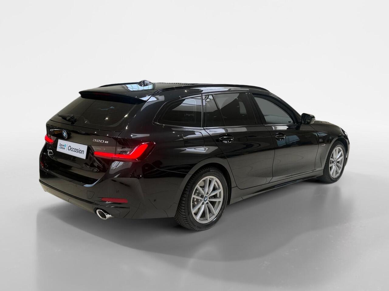 BMW 3-SERIE Touring 320e | Leder | Dealer onderhouden | Blackpack | Virtual cockpit | Camera |