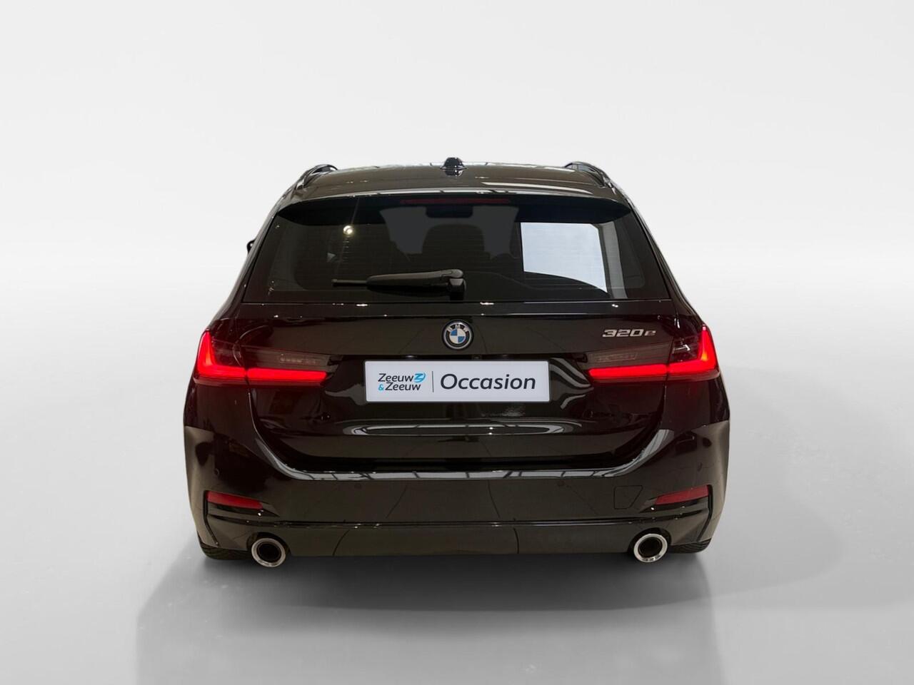 BMW 3-SERIE Touring 320e | Leder | Dealer onderhouden | Blackpack | Virtual cockpit | Camera |