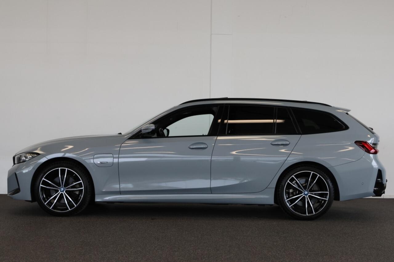 BMW 3-SERIE 330e xDRIVE Touring M-Sport - 292pk PHEV 330e xDrive