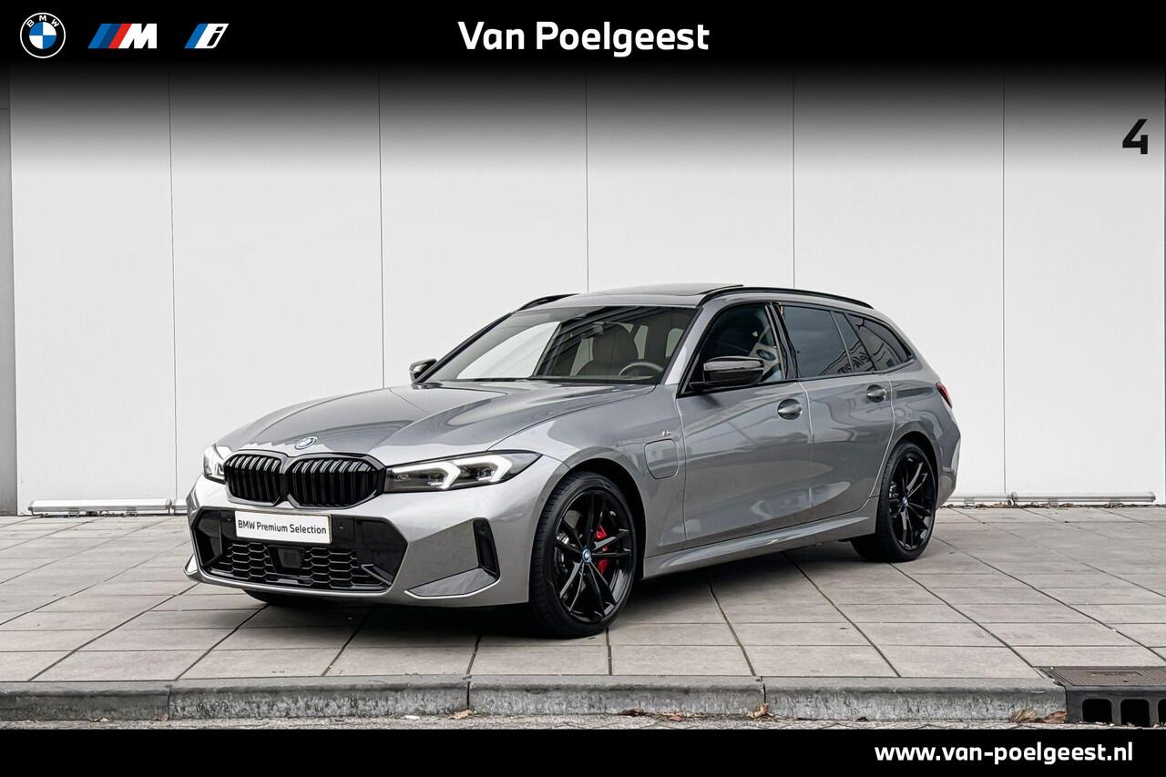 BMW 3-SERIE Touring 320e High Executive M Sport Pro / Glazen Schuifdak / Harman Kardon / Head Up / Adaptieve cruise / Trekhaak wegklapbaar / Stuur verwarmd / Comfort Acces / Getinte ramen / M Koplampen Shadow Line / 19 Inch