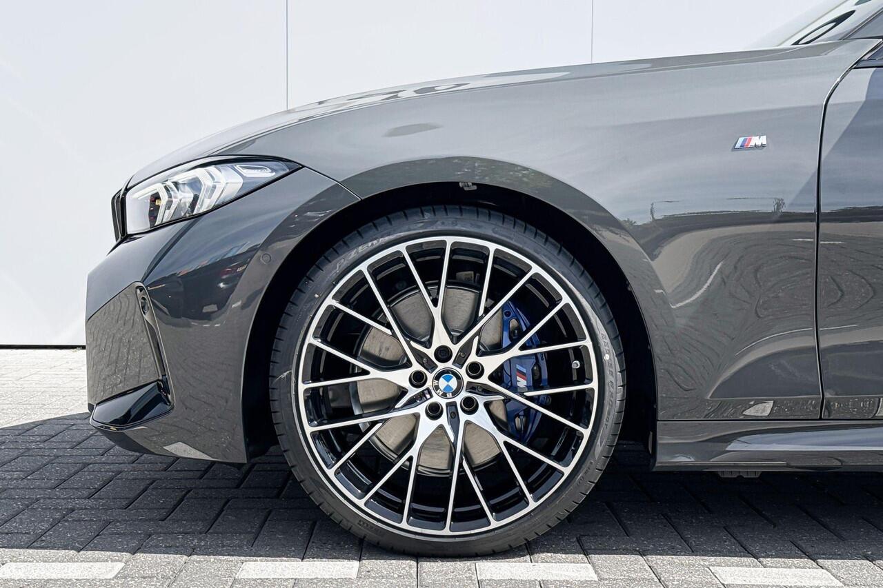 BMW 3-SERIE Sedan 318i M Sportpakket 20 inch lichtmetaal