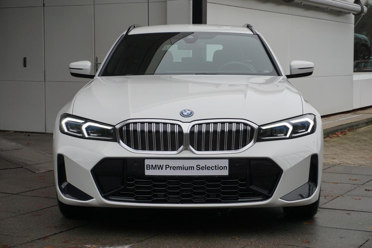 BMW 3-SERIE Touring 330e | M Sportpakket | Trekhaak |Driving Assistant | Variable Sport Steering |