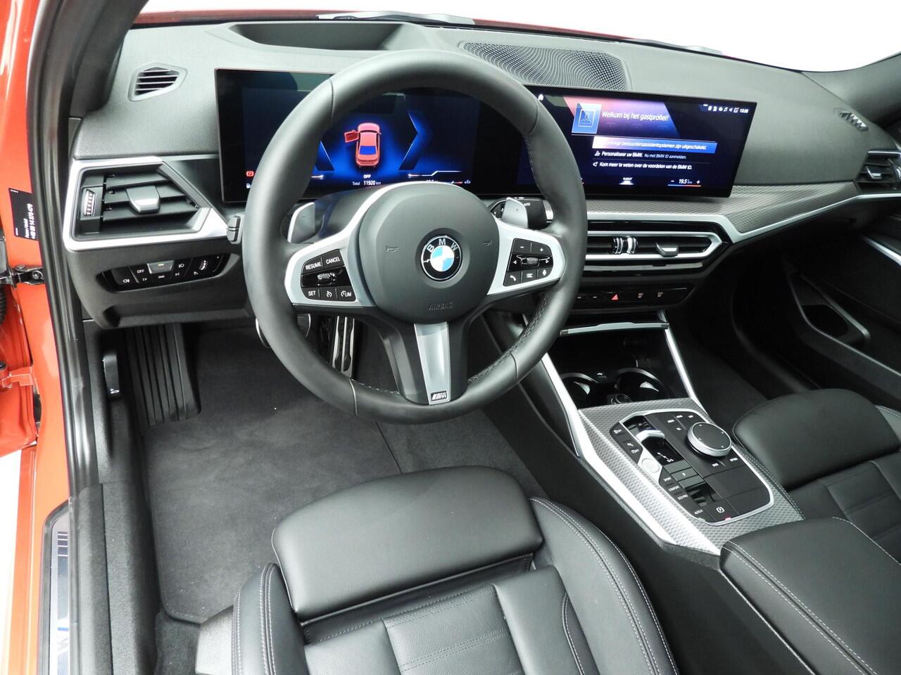 BMW 3-SERIE Sedan 320i | M-Sportpakket | LED | Leder | HUD | Keyles go | Stoelverwarming | DAB | Hifi speakers | Alu 18 inch