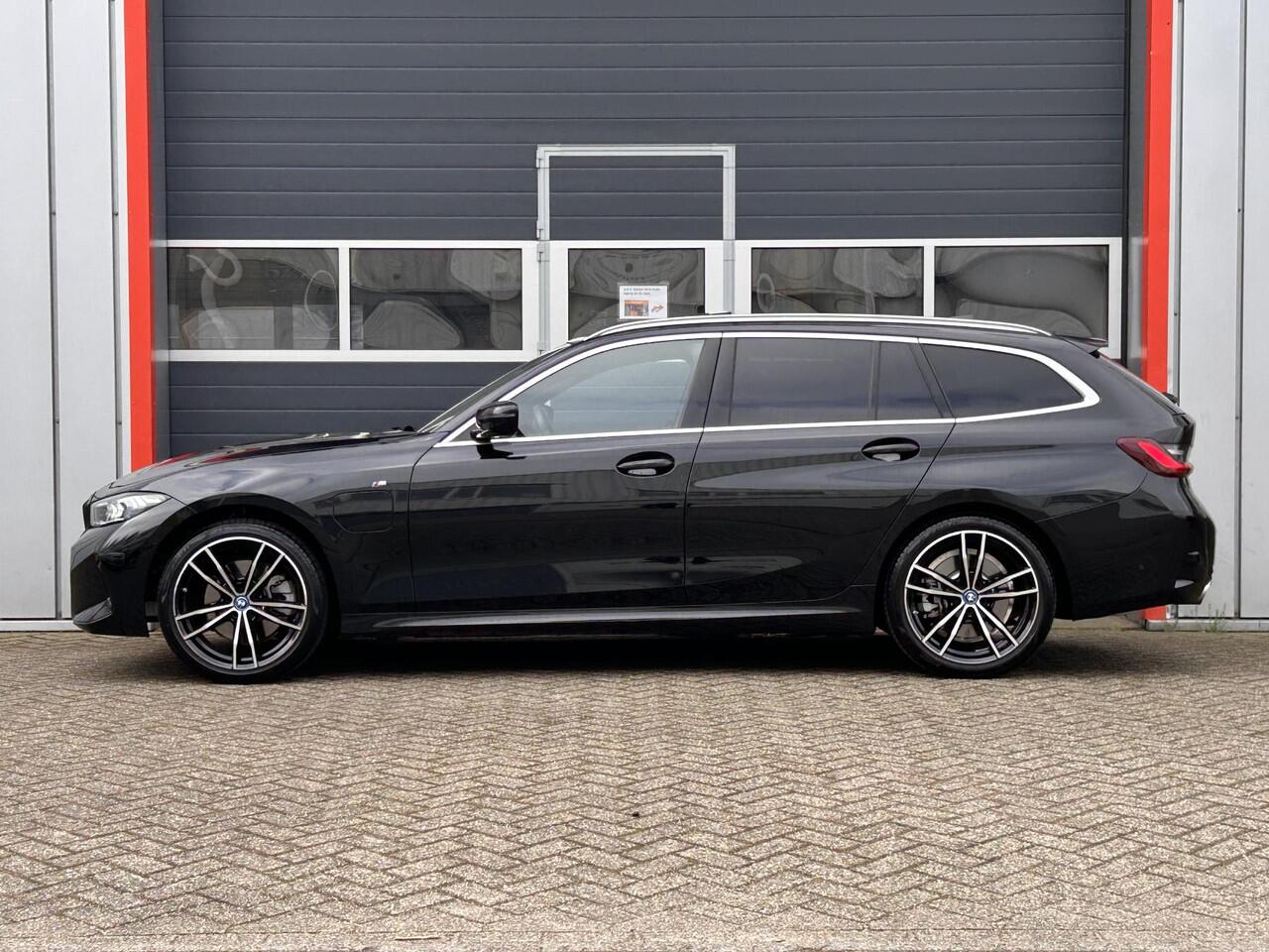 BMW 3-SERIE Touring 320e | M pakket | Pano | H&K | Head Up | LED |