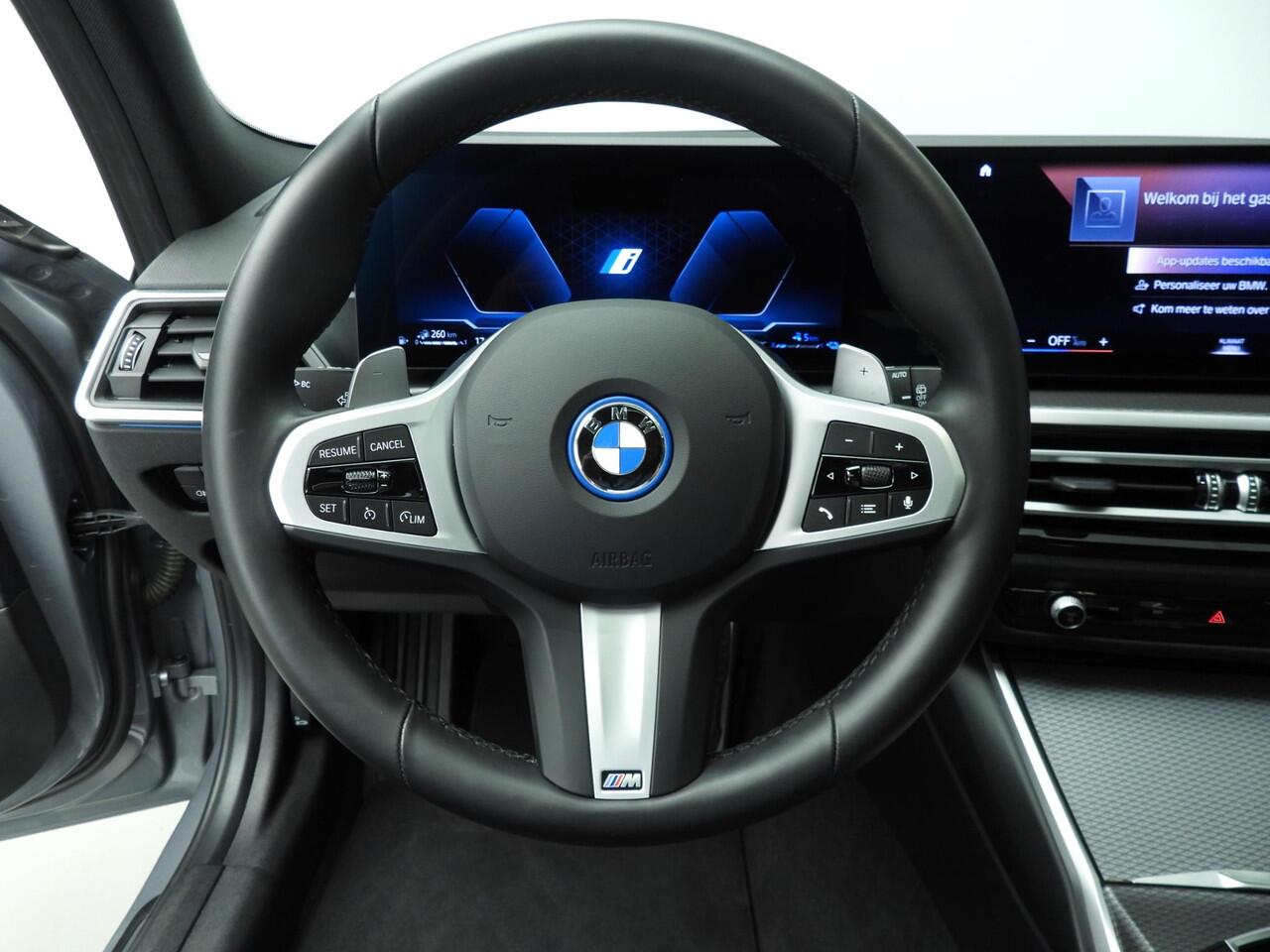 BMW 3-SERIE Touring 320e | M-Sportpakket | LED | Leder | HUD | Schuifdak | Elektr. zetels | Sportstoelen | DAB | Hifi speakers | Alu 19 inch