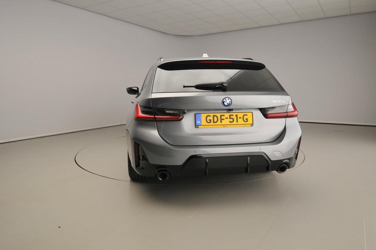 BMW 3-SERIE Touring 320e | M-Sportpakket | LED | Leder | HUD | Schuifdak | Elektr. zetels | Sportstoelen | DAB | Hifi speakers | Alu 19 inch