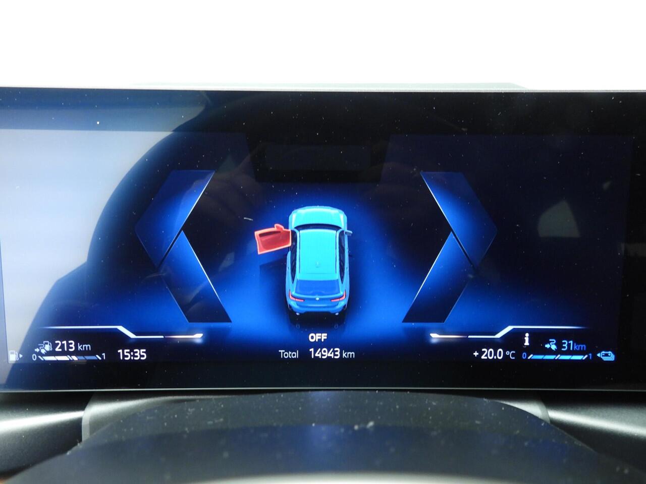 BMW 3-SERIE Touring 330e | Individual Lak | M-Sportpakket | LED | HUD | Trekhaak | Elektr. zetels | DAB | Harman-kardon sound | Alu 19 inch