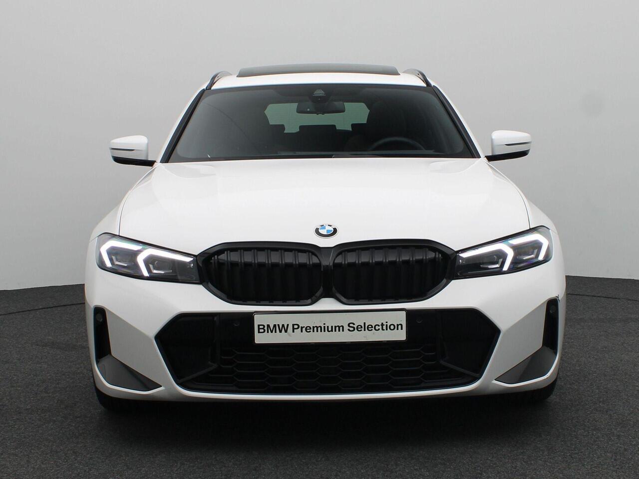 BMW 3-SERIE Touring 330i M Sportpakket Pro | Panoramadak | HIFI | Curved Display | 19"