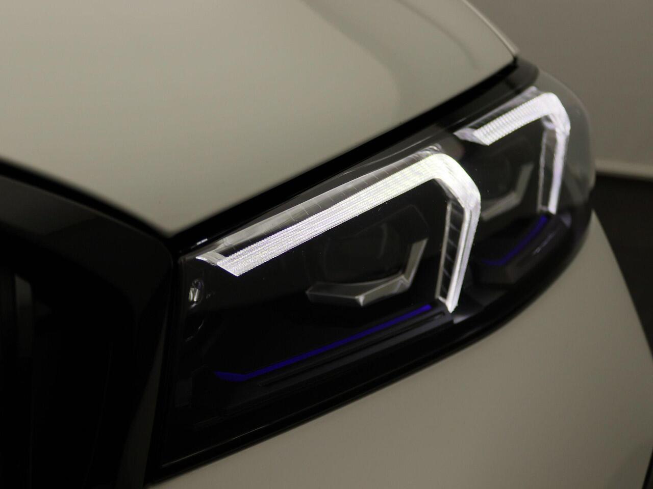 BMW 3-SERIE Touring 330i M Sportpakket Pro | Panoramadak | HIFI | Curved Display | 19"