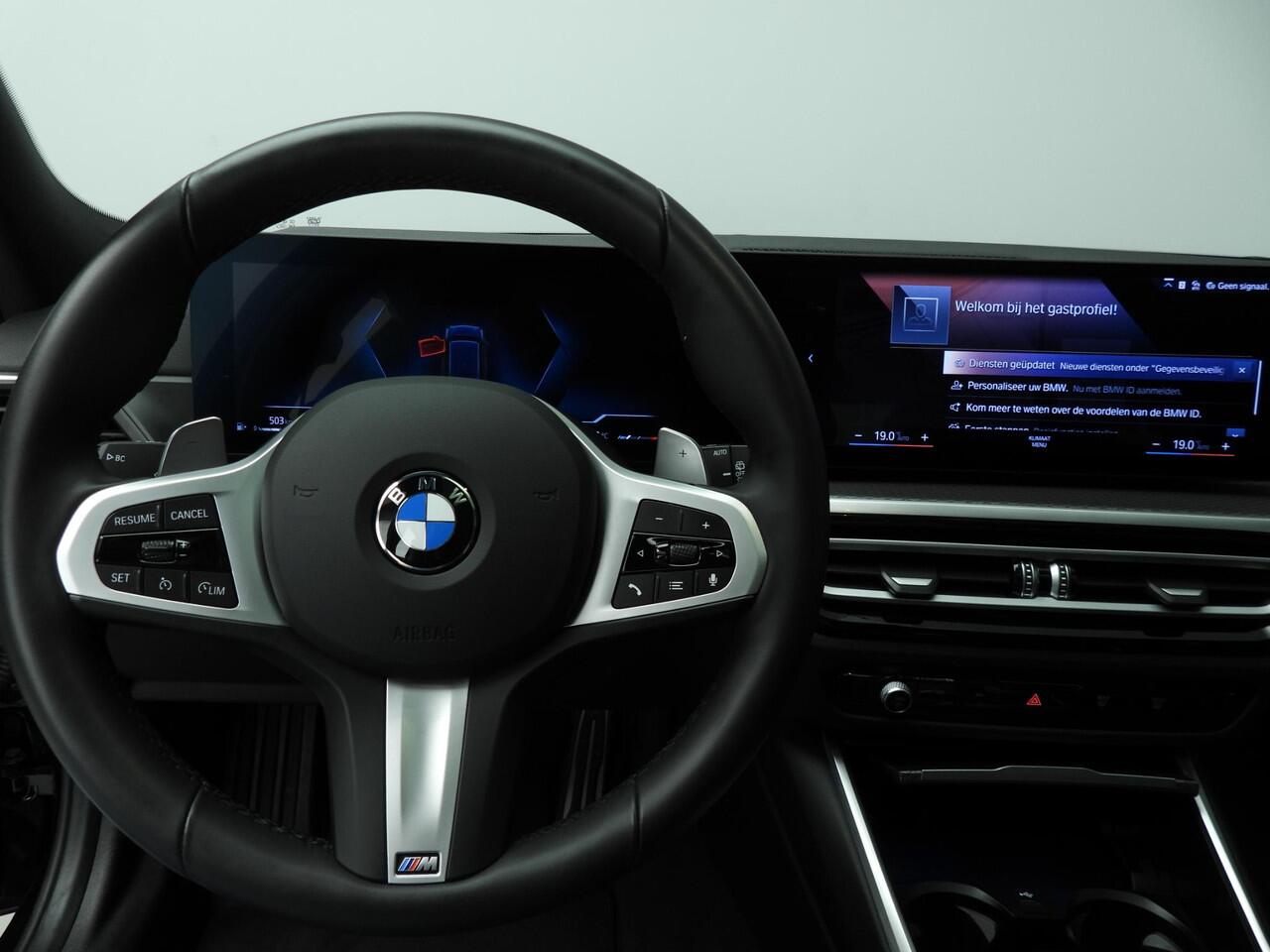 BMW 3-SERIE Touring 318i | M-Sportpakket | LED | Leder | Navigatie | Schuifdak | Sportstoelen | DAB | Hifi speakers | Alu 18 inch