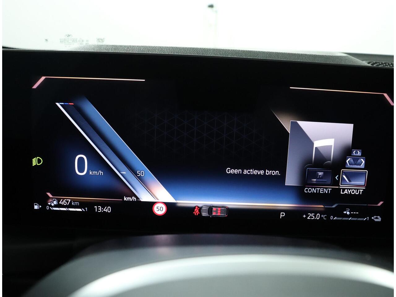 BMW 3-SERIE Touring 330e M-Sportpakket | Glazen Panoramadak | Stuur- en stoelverwarming | Harman Kardon | Comfort Access | Elektrisch verstelbare stoelen | Active Cruise Control