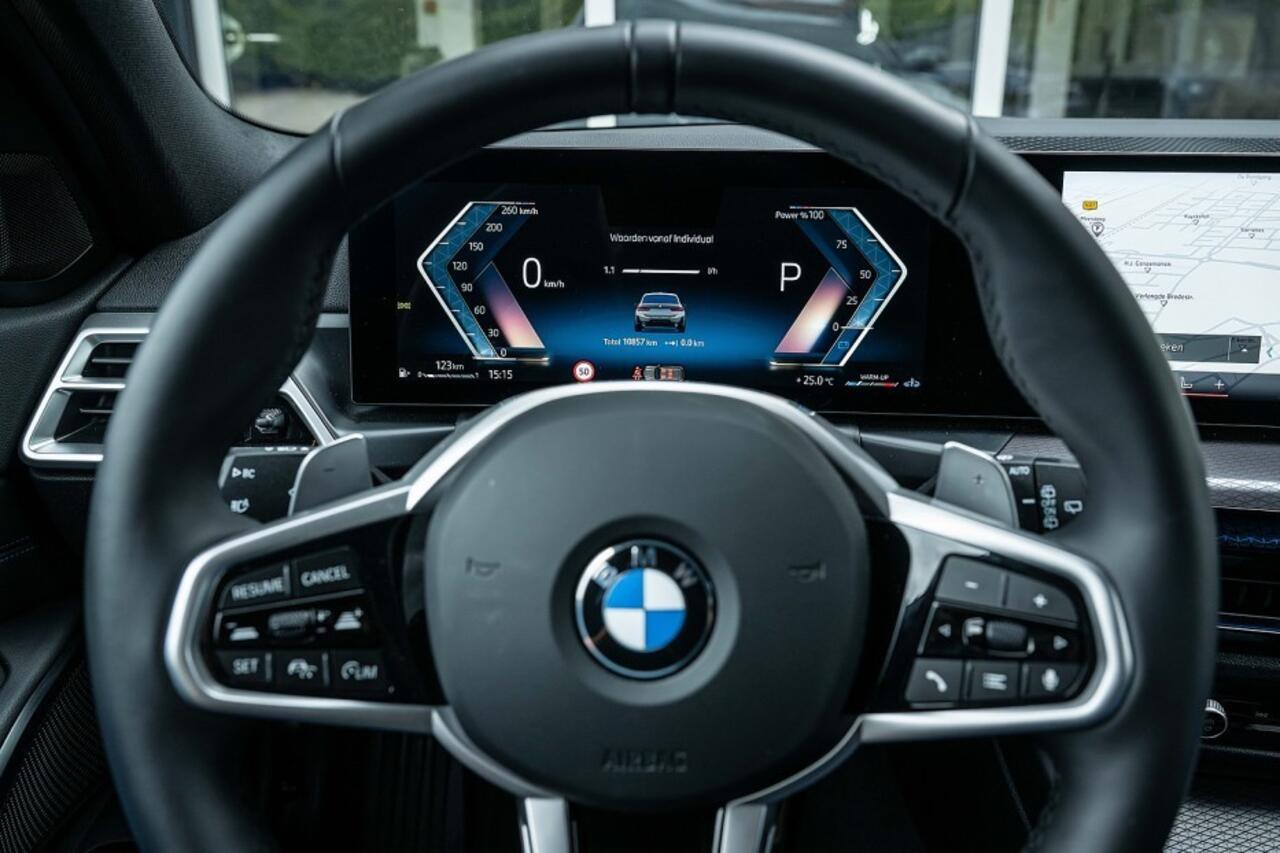 BMW 3-SERIE 330i xDrive M Sport | facelift | Shadow | Widescreen | Hifi | Camera | 18' inch |