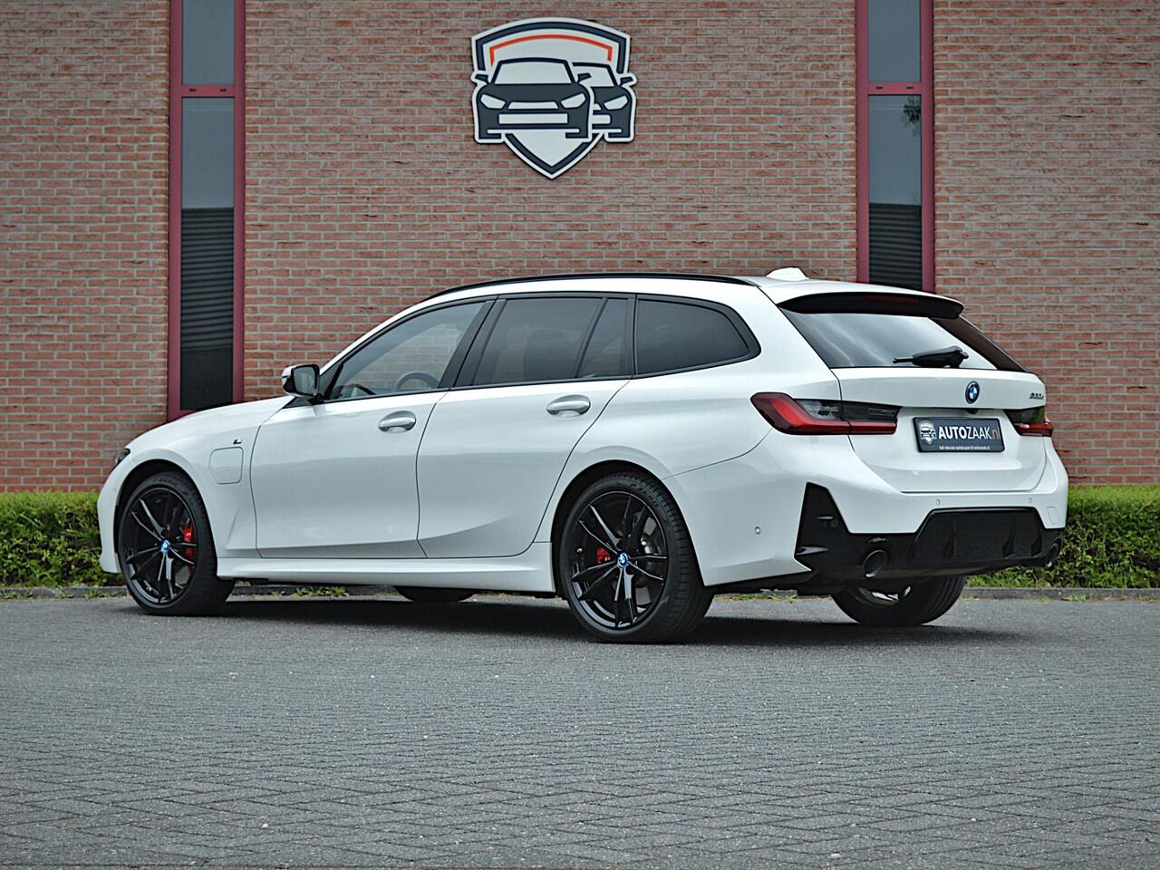 BMW 3-SERIE Touring 330e Touring M Sport Pro Innovation