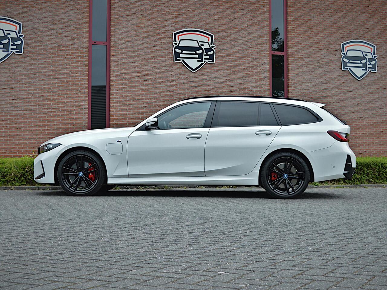 BMW 3-SERIE Touring 330e Touring M Sport Pro Innovation