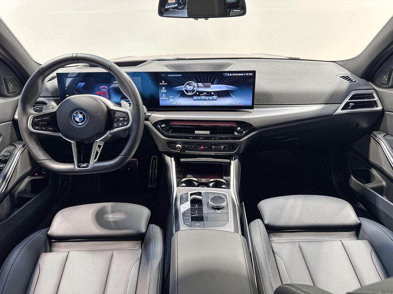 BMW 3-SERIE Touring 330e Innovation Pack M Sportpakket Pro