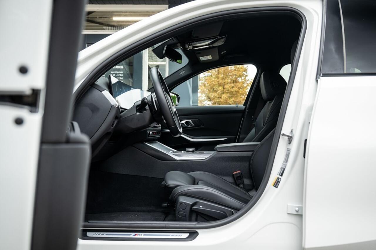 BMW 3-SERIE 330e xDrive M Sport LCI | Facelift | Shadow | Trekhaak | Widescreen | Hifi | Camera | 18' inch |