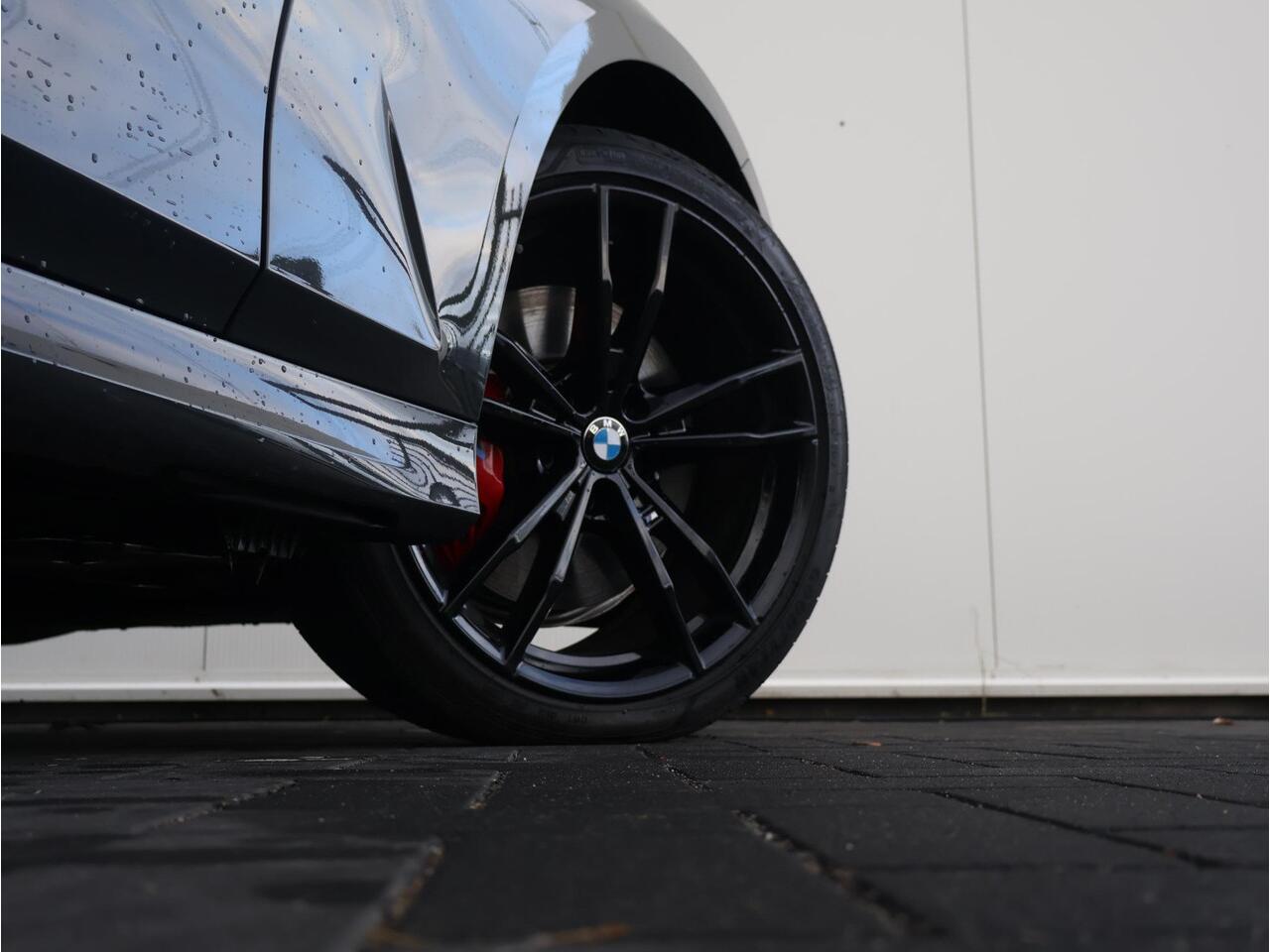 BMW 3-SERIE Touring 320e M Sportpakket Pro/ Stuurwielrand verwarmd/ Elektrische Trekhaak/ Achteruitrijcamera/ Panoramadak/ HiFi/ Stoelverwarming