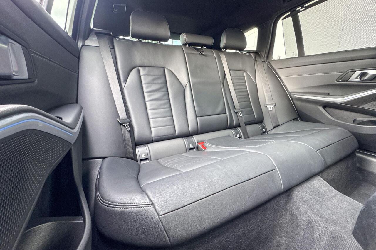BMW 3-SERIE Touring 320e M Sport | Active Cruise Control