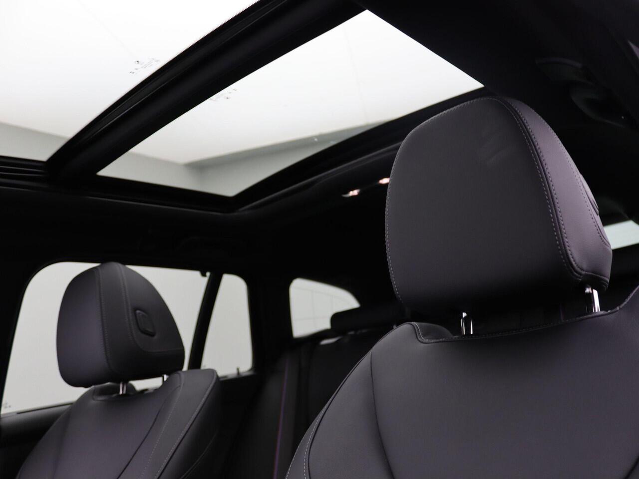 BMW 3-SERIE Touring 320i M Sportpakket Pro | HIFI | Schuifdak | Widescreen Display | 18"