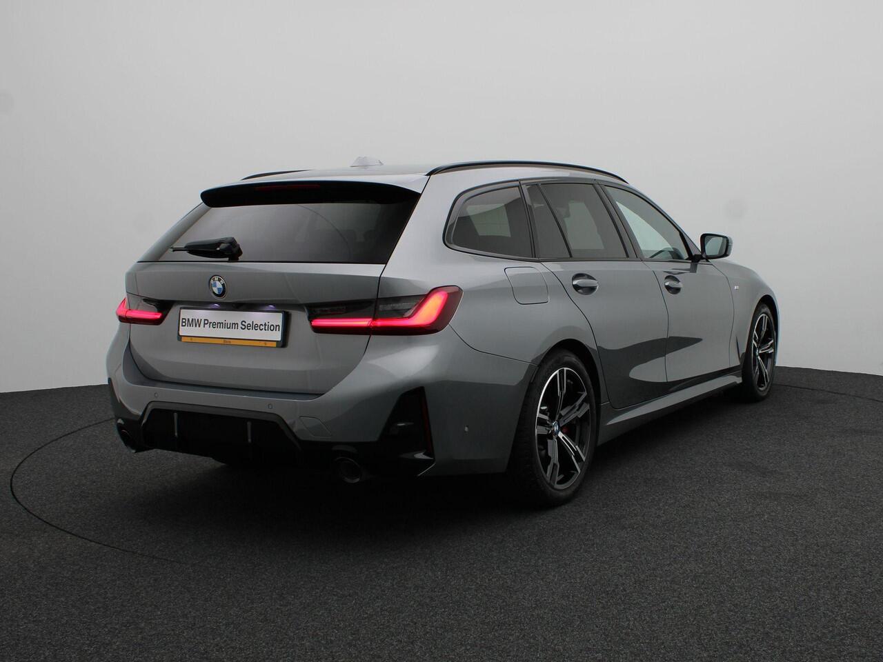 BMW 3-SERIE Touring 320i M Sportpakket Pro | HIFI | Schuifdak | Widescreen Display | 18"