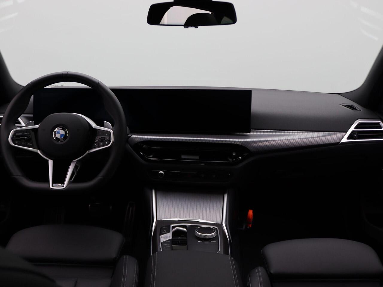 BMW 3-SERIE Touring 320i M Sportpakket Pro | HIFI | Schuifdak | Widescreen Display | 18"