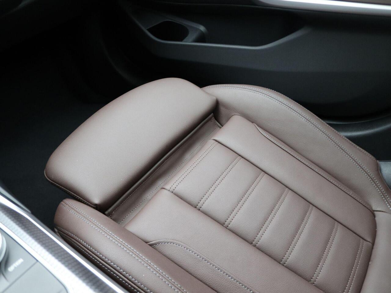 BMW 3-SERIE Touring 318i M Sportpakket Pro | Innovation Pack | Panoramadak | Elek. Stoelen | HIFI | 18"