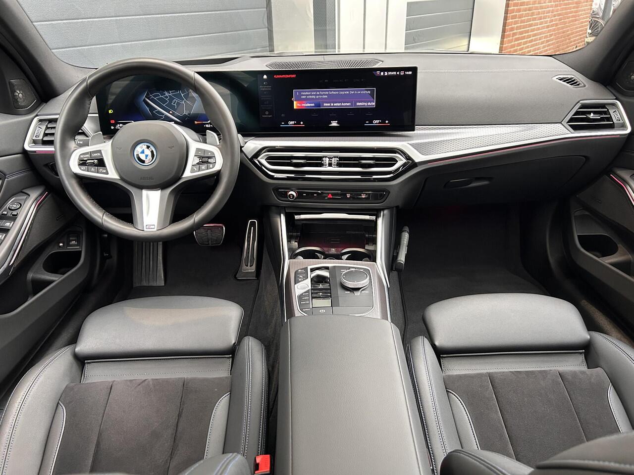 BMW 3-SERIE Touring 320e | M pakket | Pano | H&K | Head Up | LED |