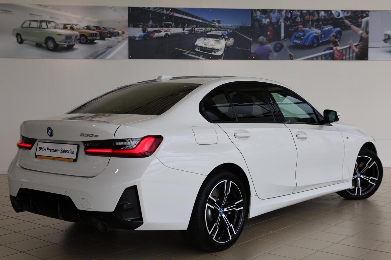 BMW 3-SERIE Sedan 330e | M Sportpakket